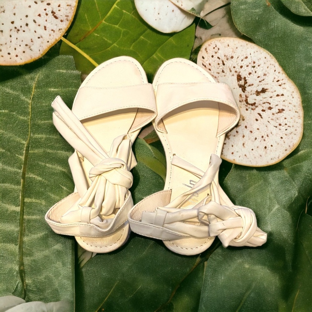 NWOT White vegan leather gladiator sandals